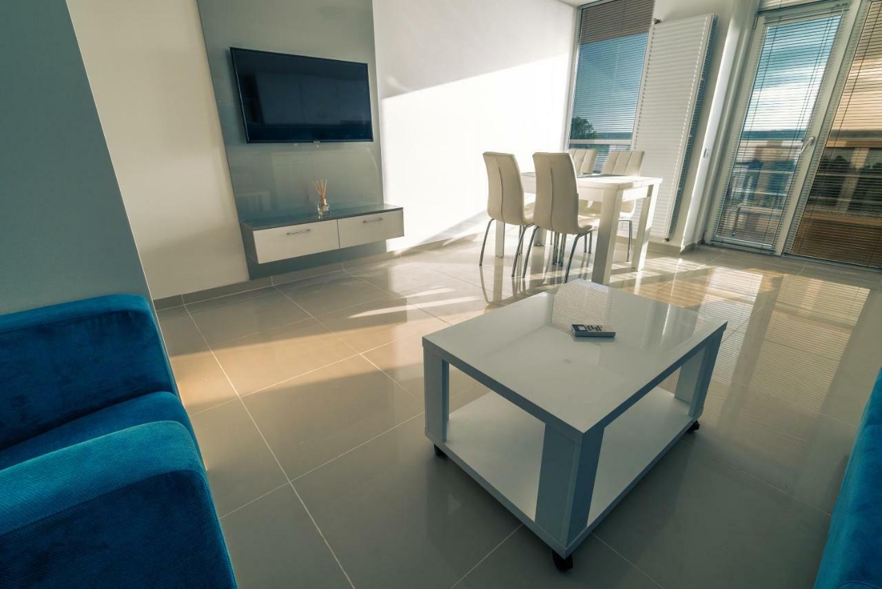 Apartament Luxury By The Sea Apartment